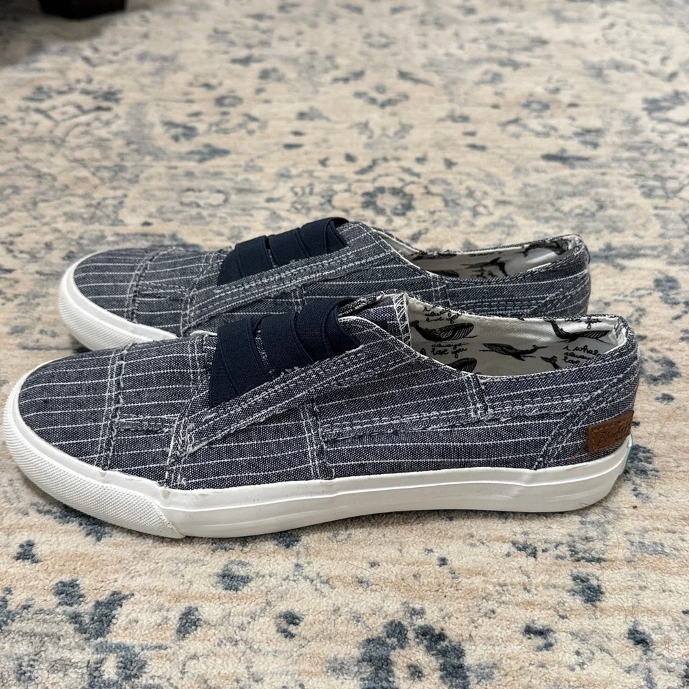 Women’s Blowfish Navy Slip on Sneakers - Picture 4 of 8